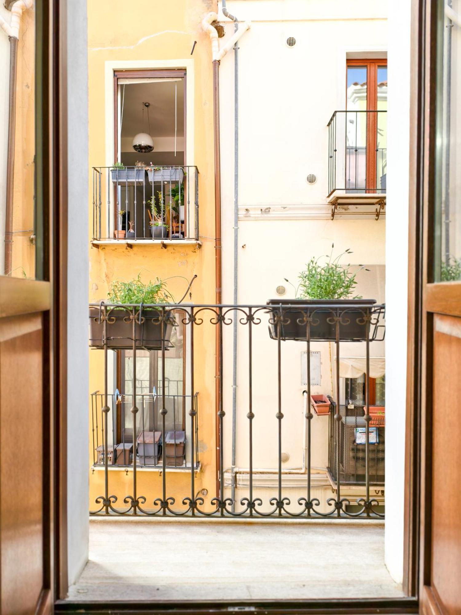 Oidu - Cagliari Suites Buitenkant foto