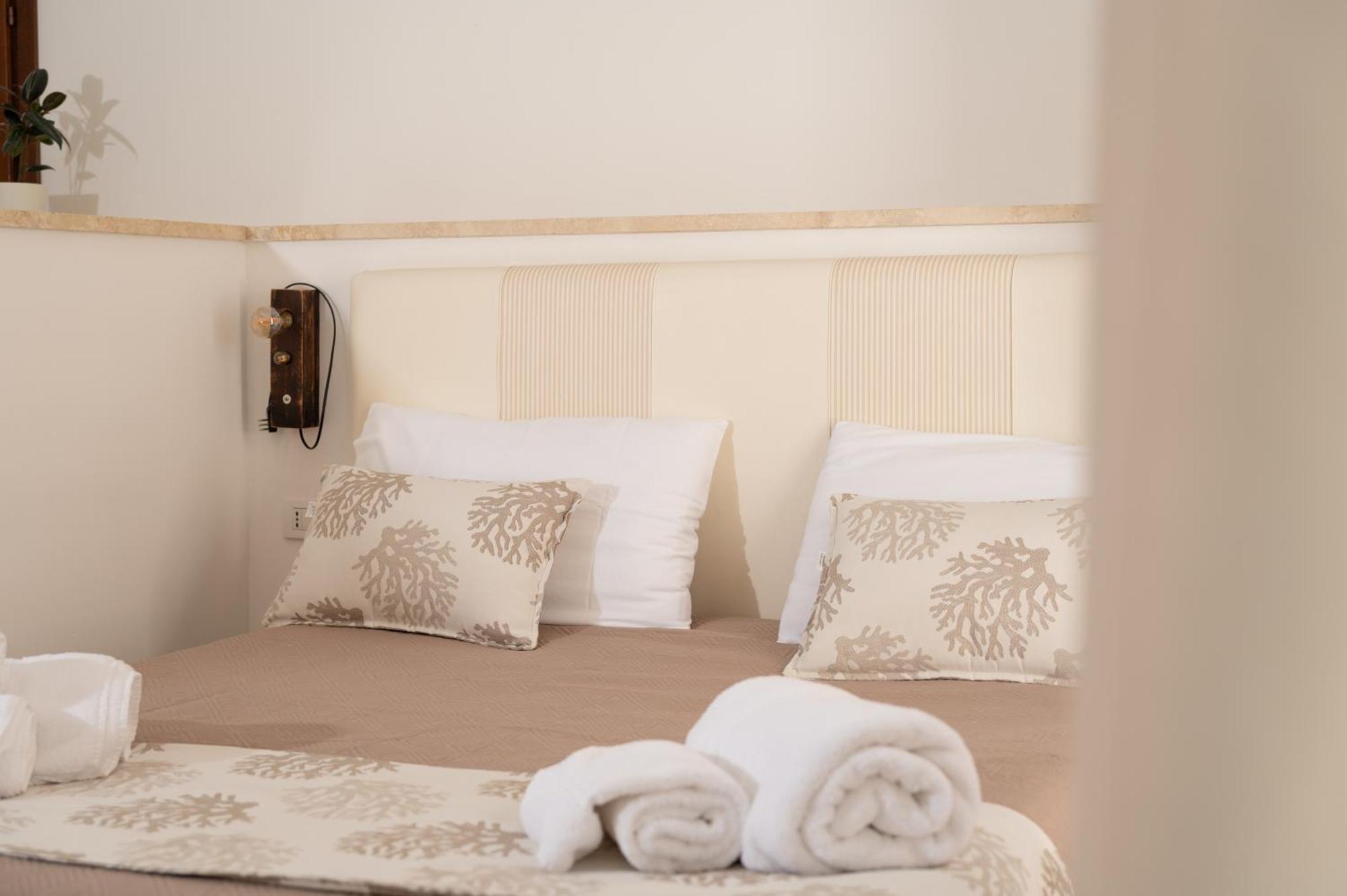 Oidu - Cagliari Suites Buitenkant foto